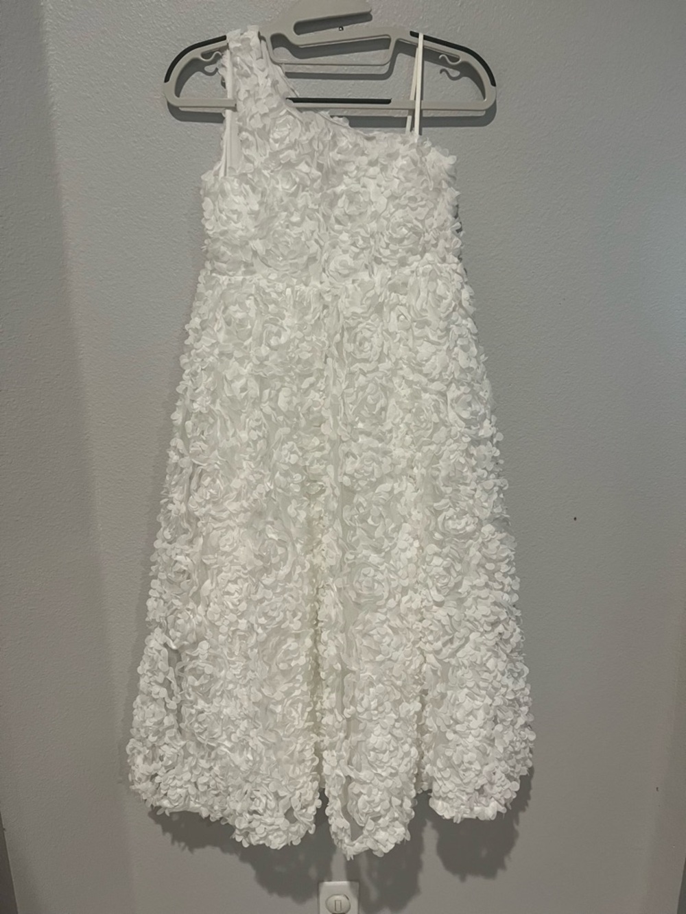Alisa & @ Leo Girls White Floral Appliqués One-Shoulder Dress Sz 10